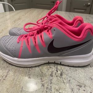 Nike Tennis Shoes
